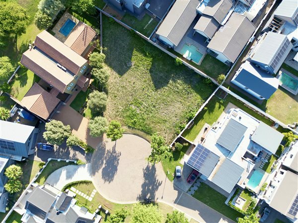 756 m² Land