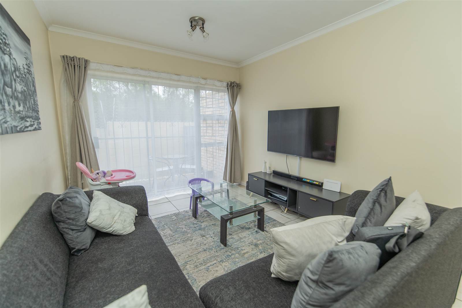 2 Bed Townhouse in Walmer Heights photo number 9