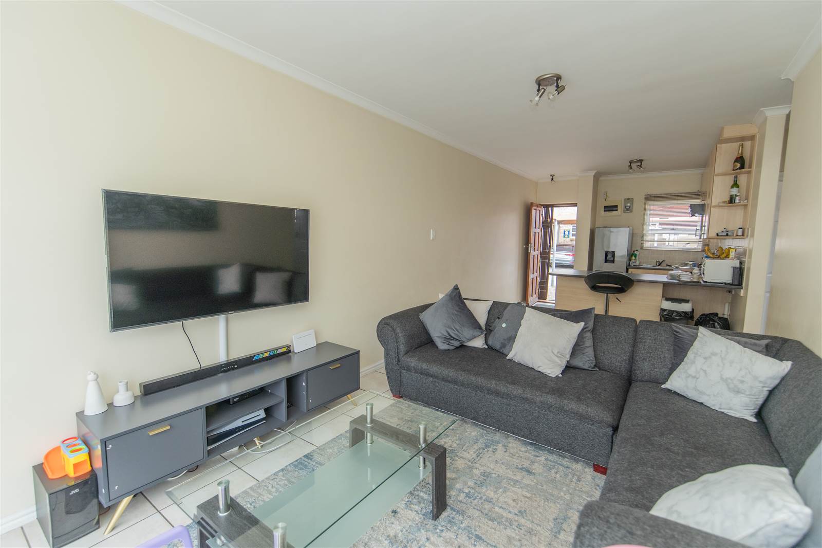 2 Bed Townhouse in Walmer Heights photo number 10