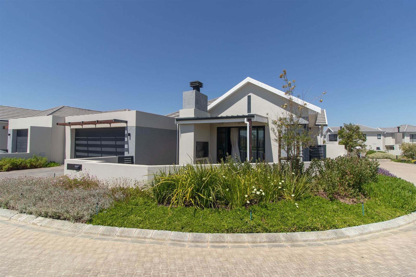 3 Bed House in Durbanville photo number 2