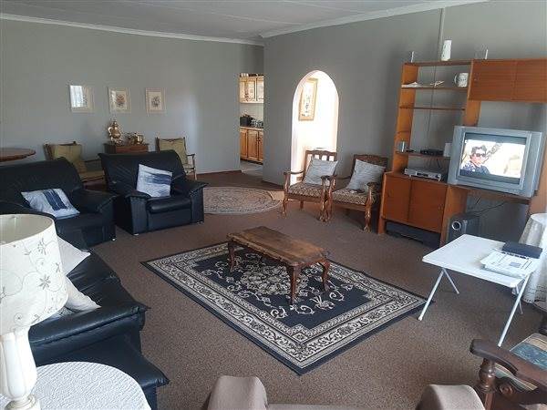 3 Bed House in Kroonstad photo number 7