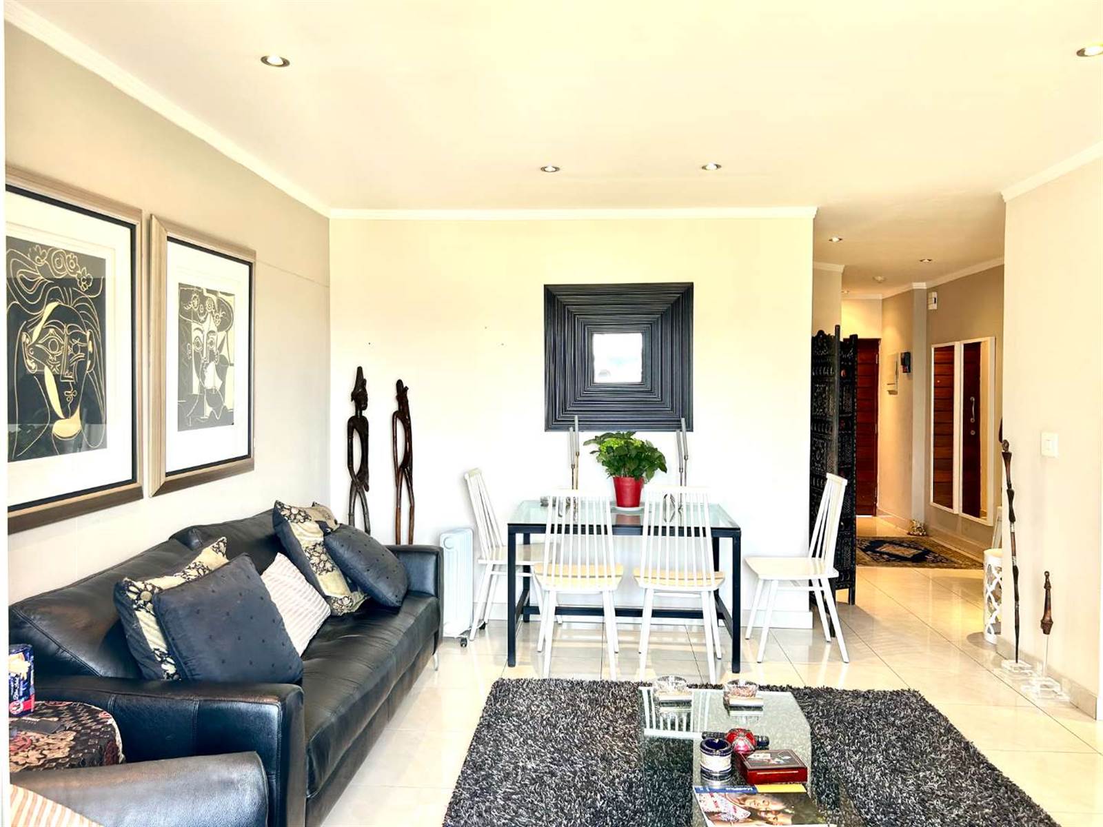 2 Bed Apartment in Sandhurst photo number 5