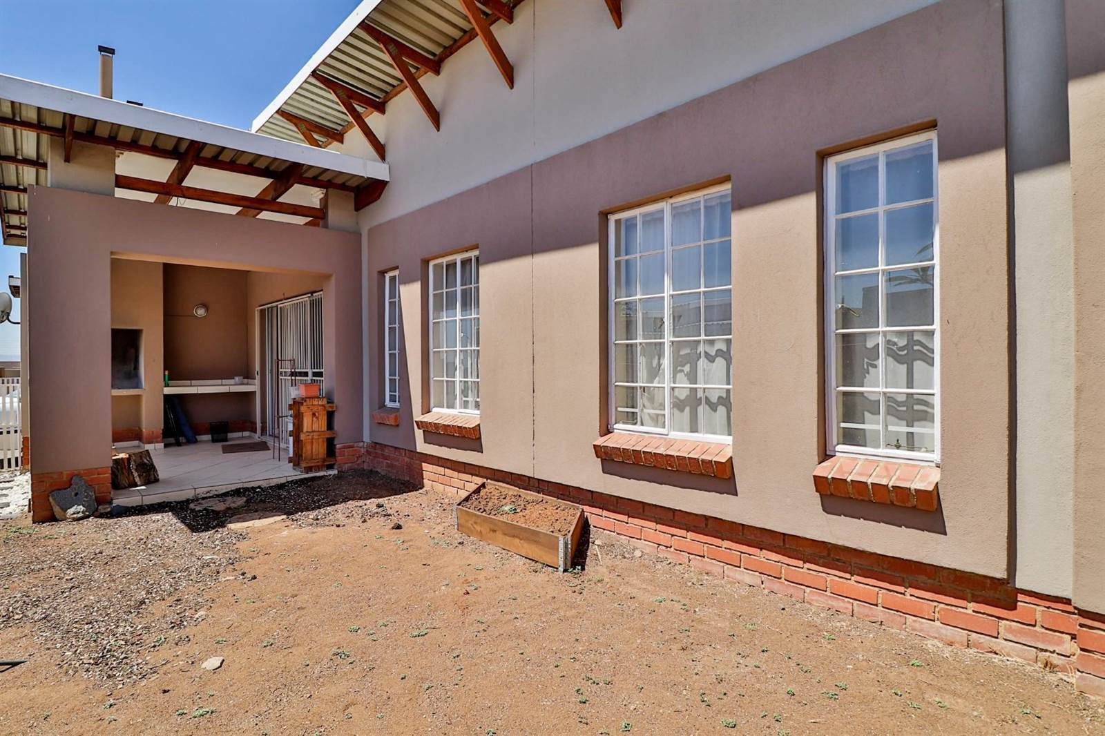 3 Bed House in Waterval East photo number 17