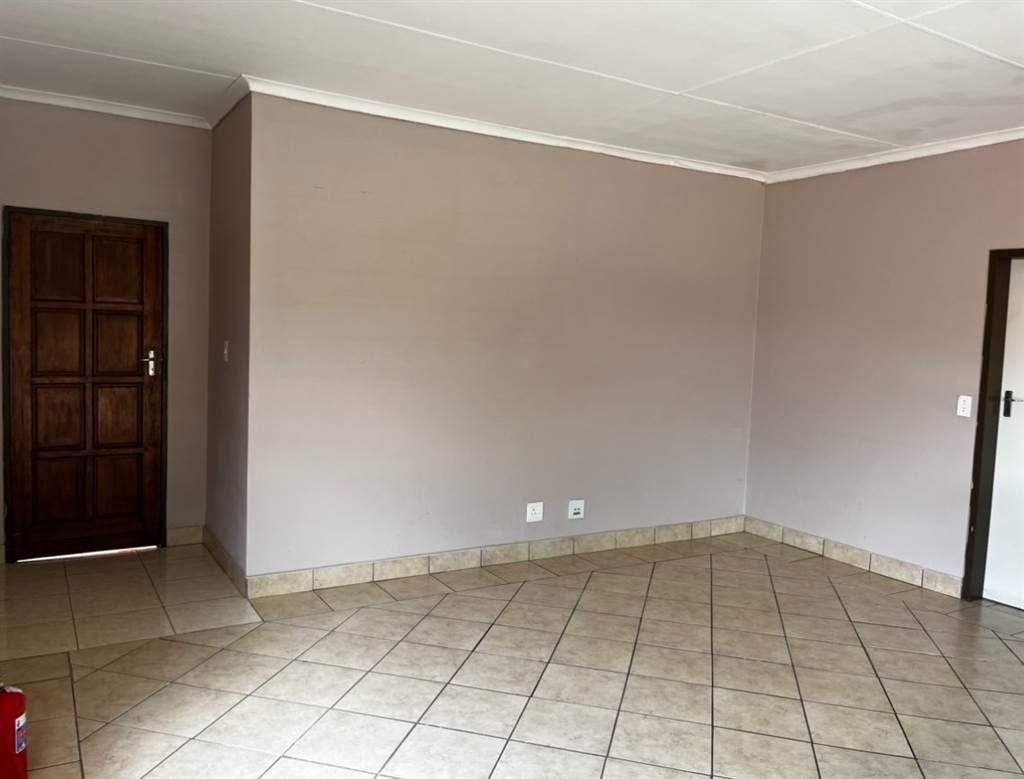 1 Bed Townhouse in Penina Park photo number 2