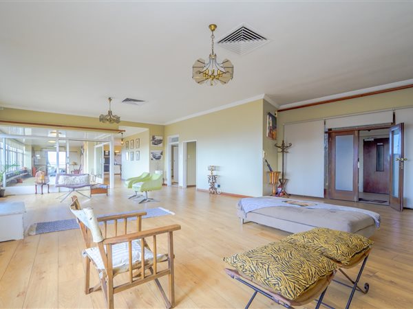 3 Bedroom Penthouse 3 Bedroom Penthouse
