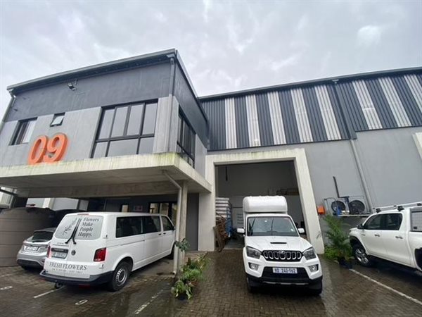 275  m² Industrial space in Ballito Commercial District