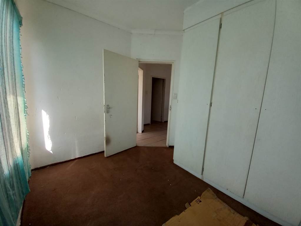 2 Bed Apartment in Birchleigh photo number 8