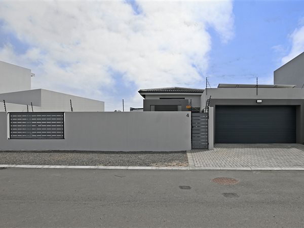 3 Bedroom House 3 Bedroom House