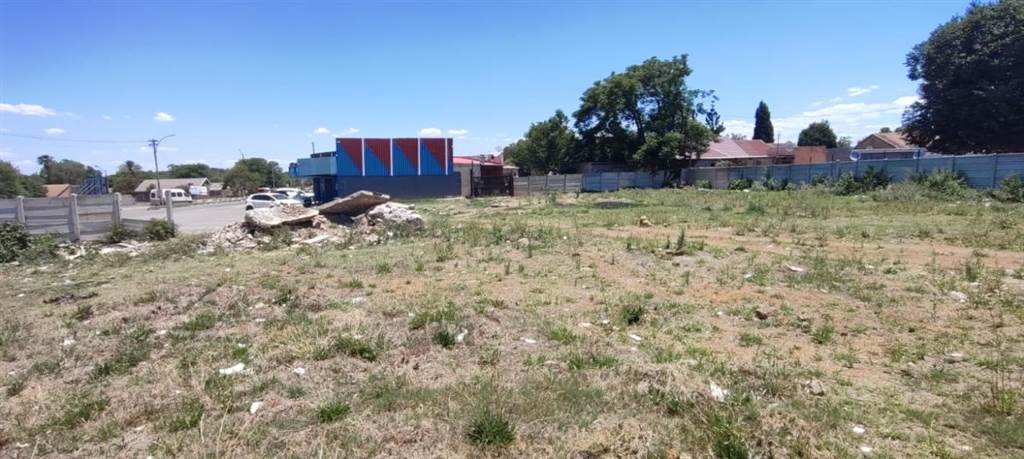 1665 m² Land available in Songloed photo number 5