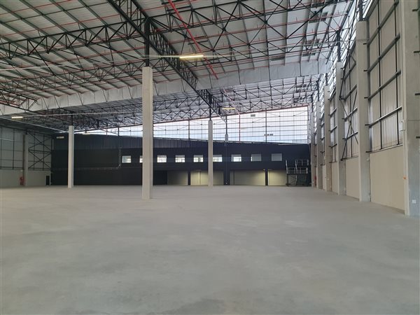 4 883  m² Industrial space