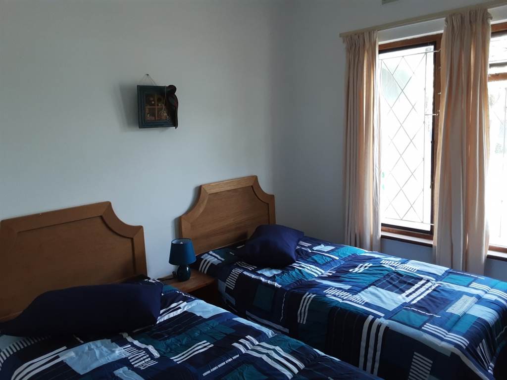 3 Bed House in Uvongo photo number 16
