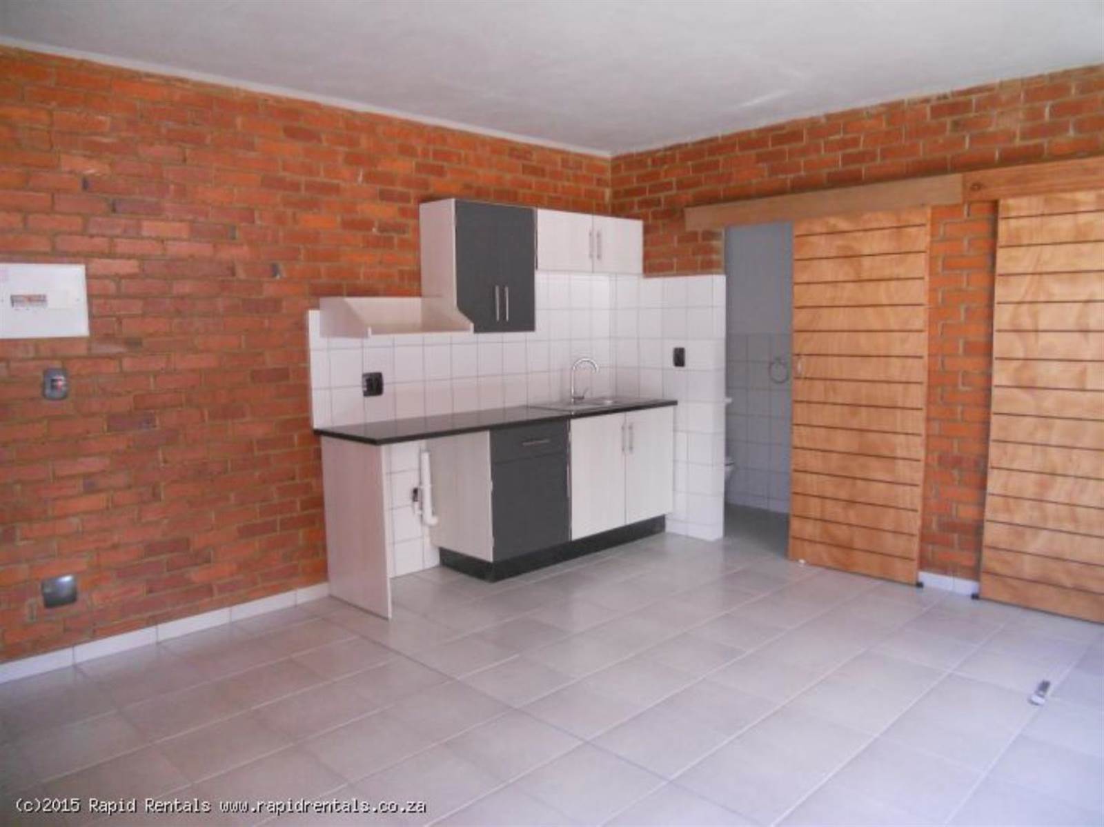 Studio Apartment in Rietfontein photo number 3
