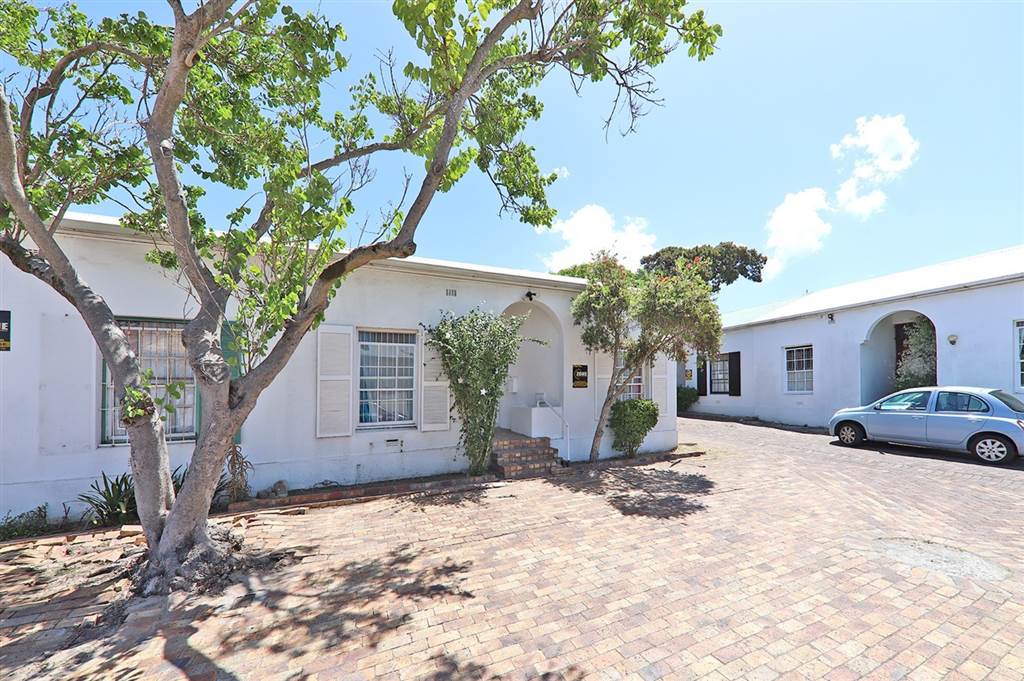 2 Bed House in Wynberg photo number 2