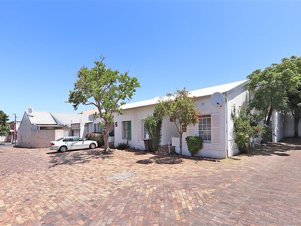 2 Bed House in Wynberg