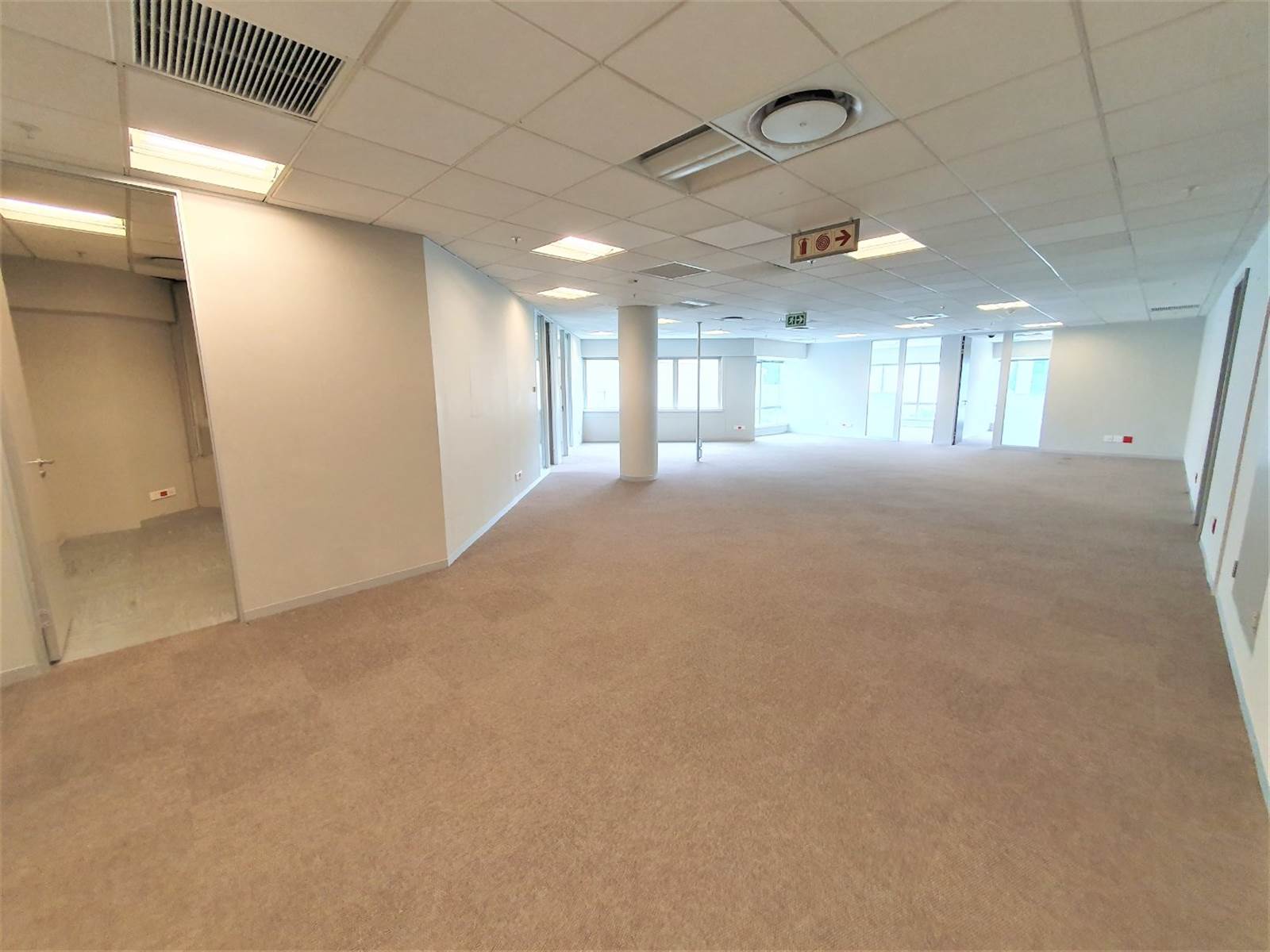 429  m² Office Space in Sandhurst photo number 11
