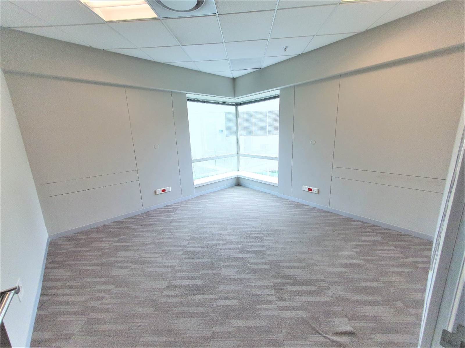 429  m² Office Space in Sandhurst photo number 13