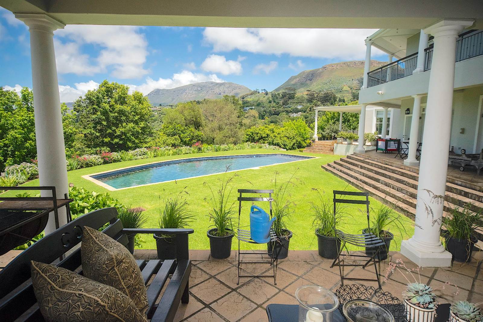 8 Bed House in Constantia photo number 4