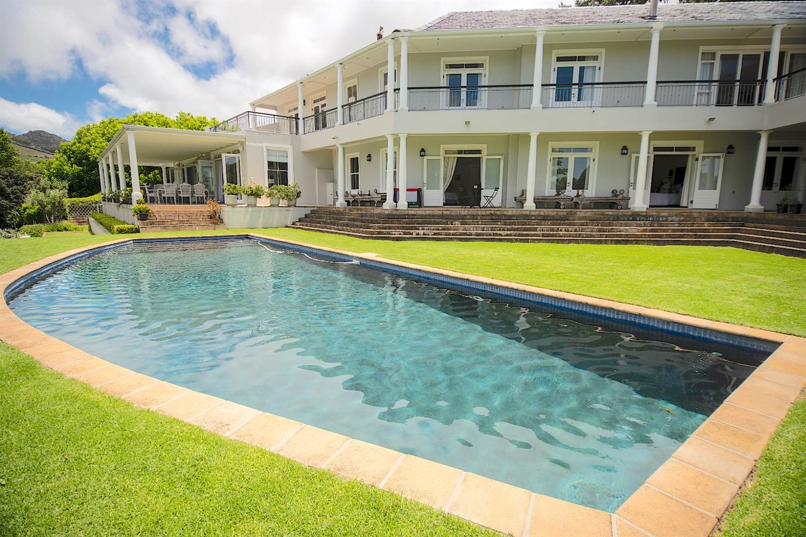8 Bed House in Constantia photo number 7