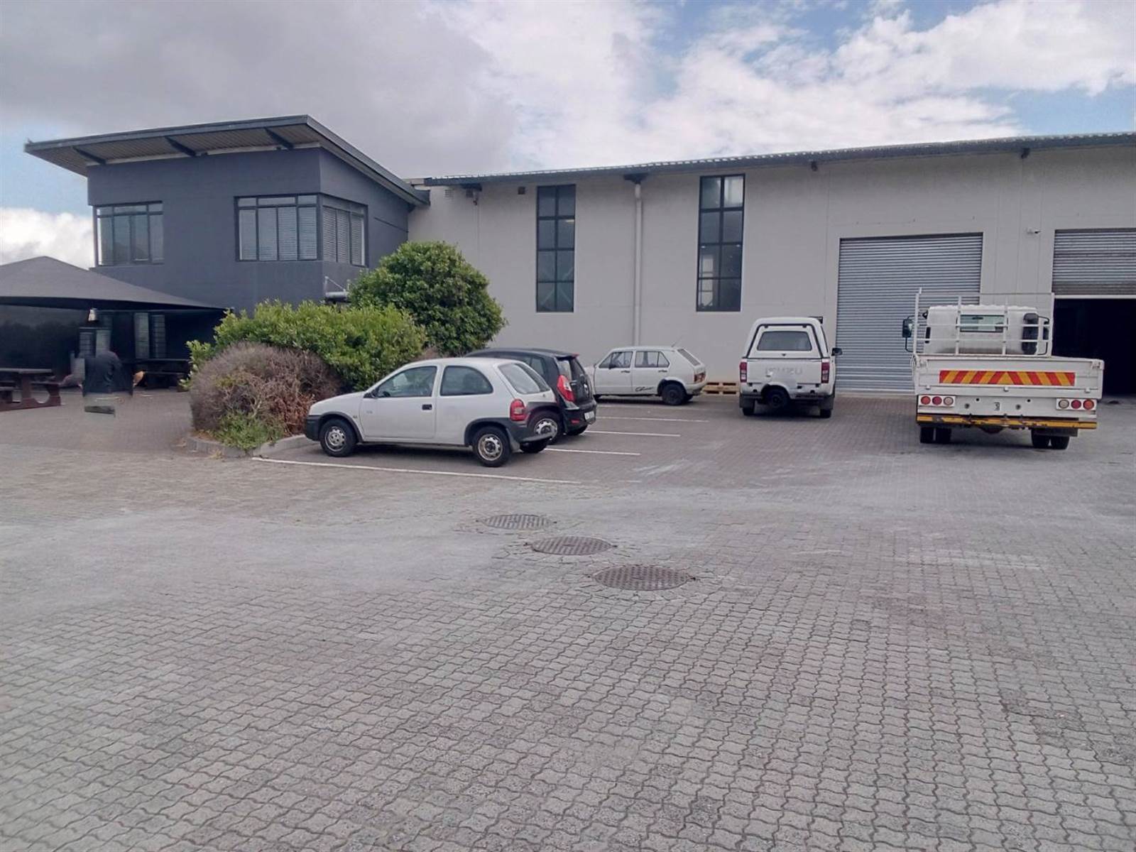 647  m² Industrial space in Muizenberg photo number 2