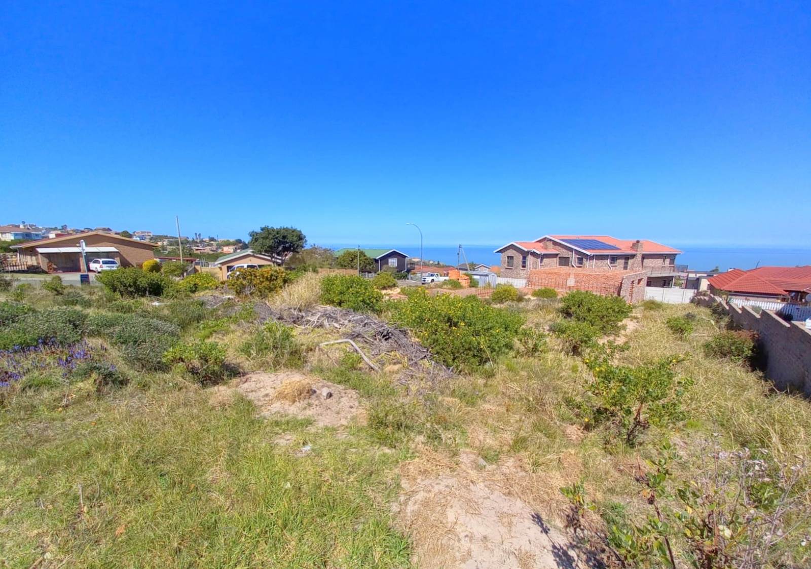 982 m² Land available in Dana Bay photo number 3