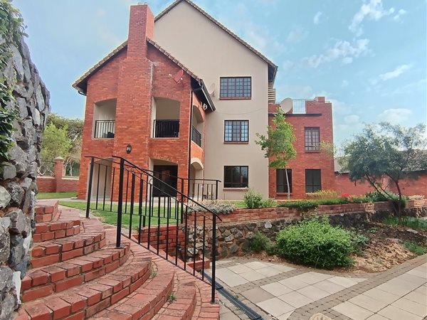 3 Bedroom Townhouse 3 Bedroom Townhouse