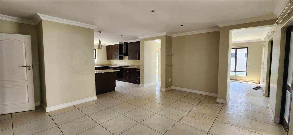 4 Bed House in Newmark Estate photo number 8