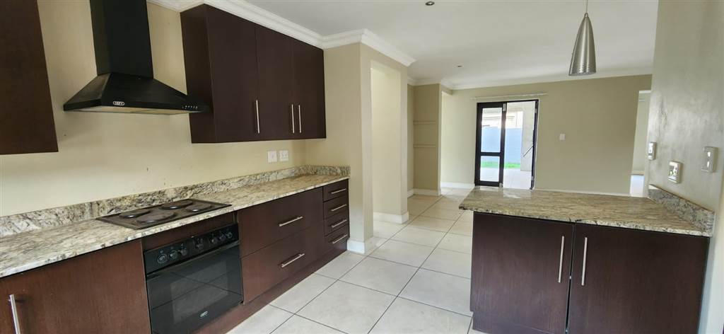 4 Bed House in Newmark Estate photo number 2