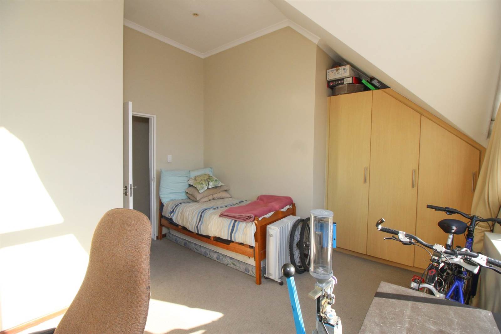 2 Bed Apartment in Somerset West Central photo number 11