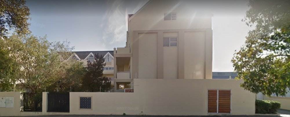 2 Bed Apartment in Somerset West Central photo number 3
