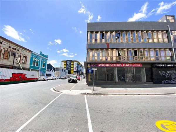 636  m² Commercial space in Woodstock