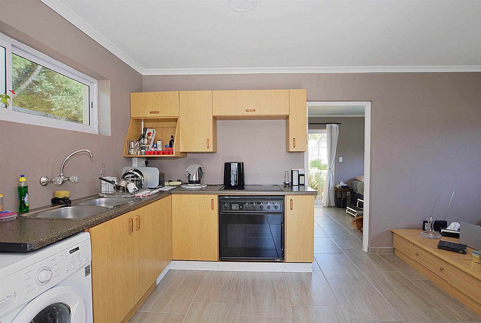 1 Bed Apartment in Parklands photo number 4