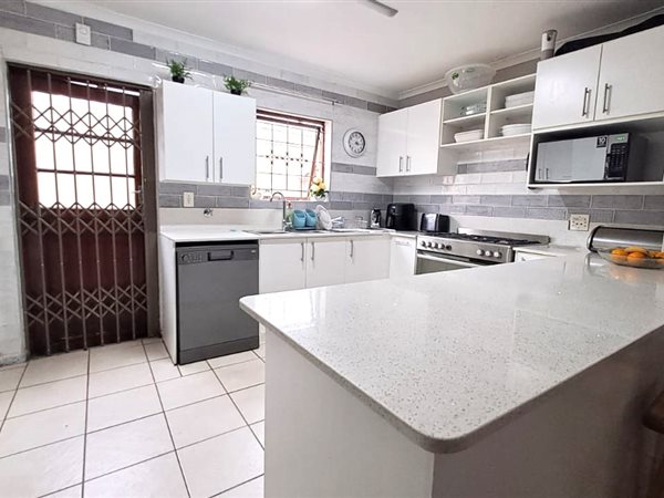 3 Bedroom House 3 Bedroom House