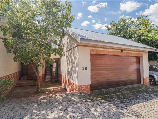 3 Bedroom Townhouse 3 Bedroom Townhouse