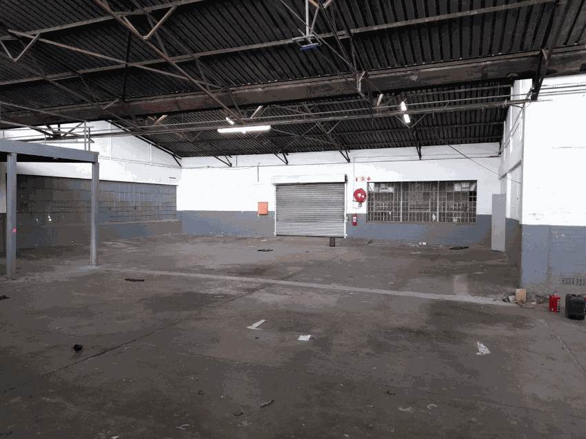 800  m² Industrial space in Selby photo number 2