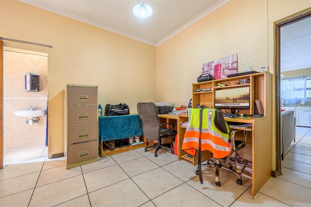 5 Bed House in Parow photo number 28