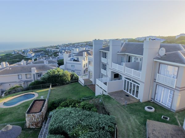 3 Bed Townhouse in Pinnacle Point Golf Estate