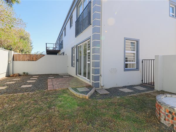 3 Bed Townhouse in Gordons Bay Central