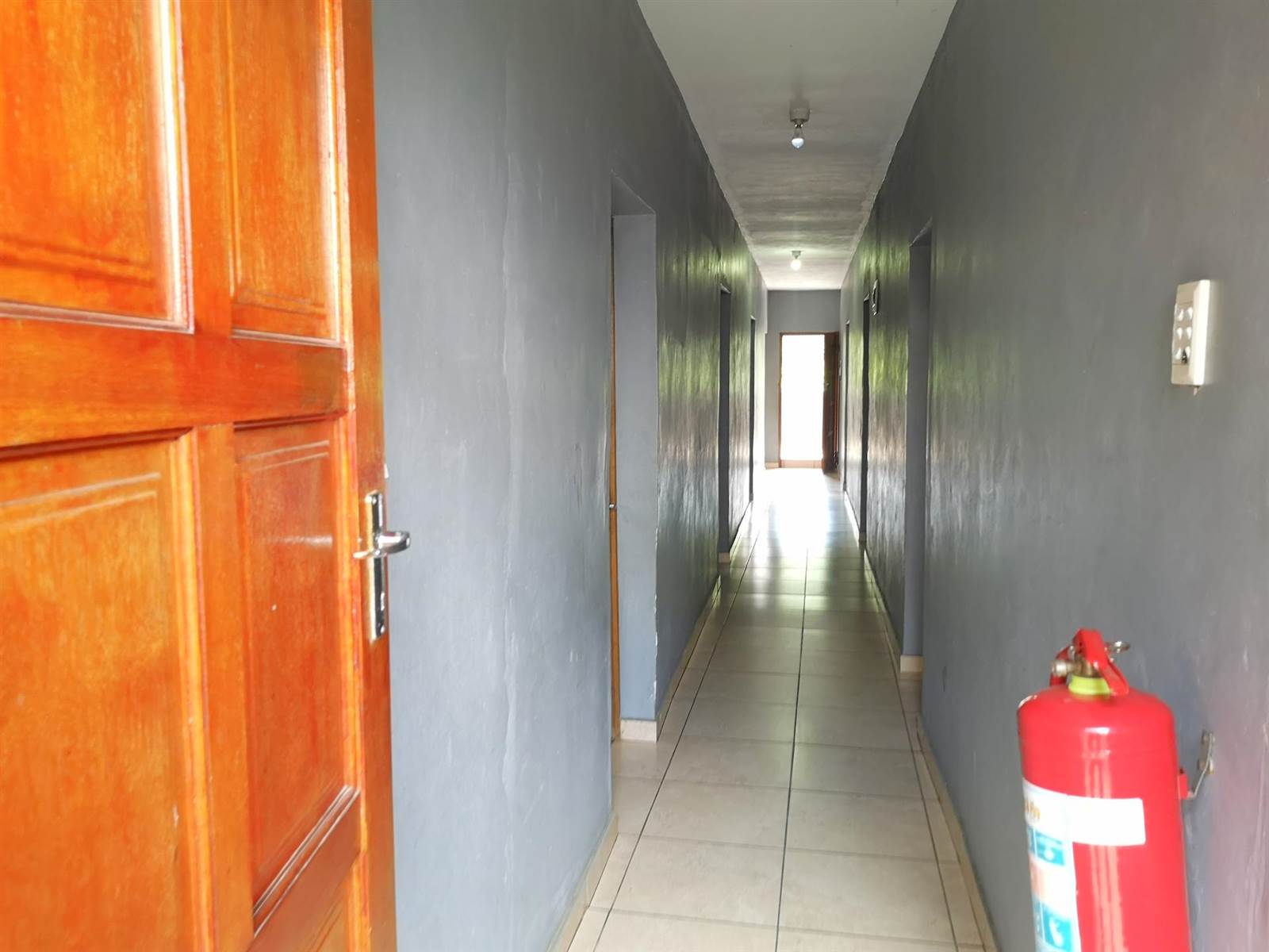 11 Bed Apartment in Pinetown Central photo number 2