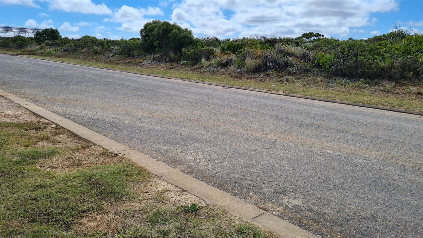 1335 m² Land available in Mossel Bay Central photo number 11