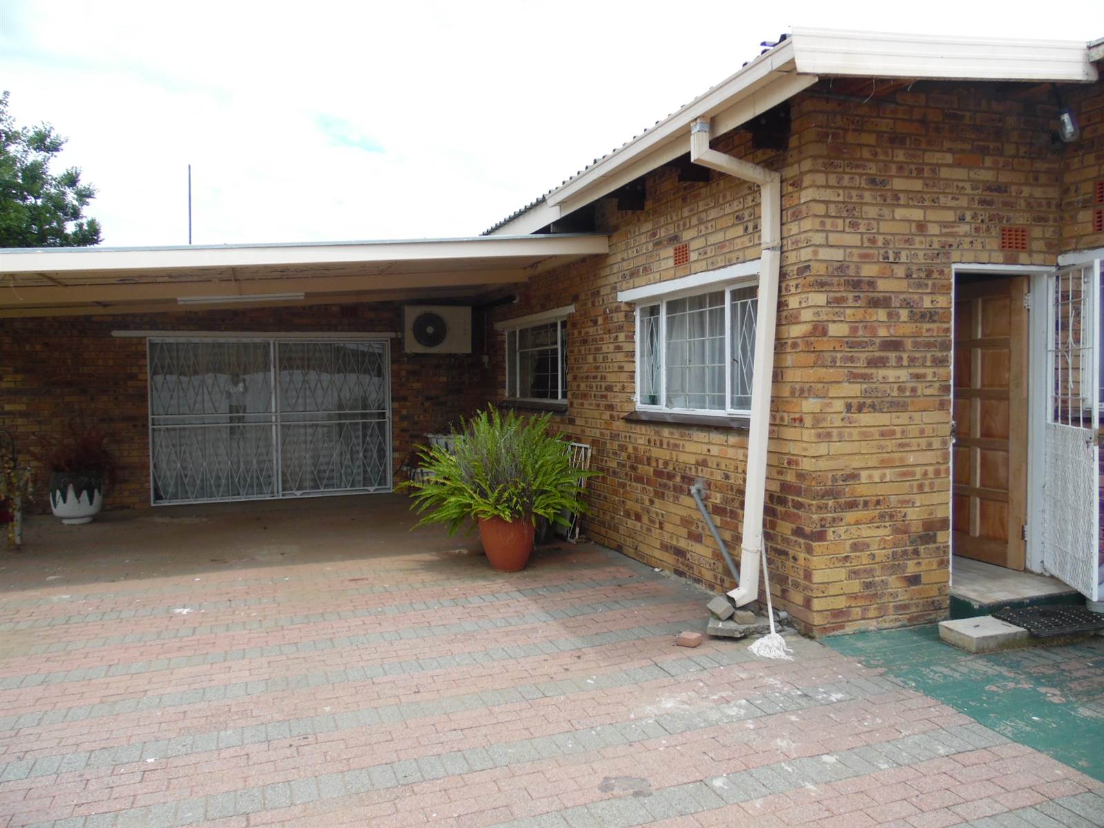 4 Bed House in Jan Cilliers Park photo number 24