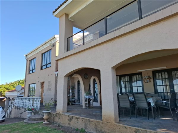 4 Bedroom House 4 Bedroom House