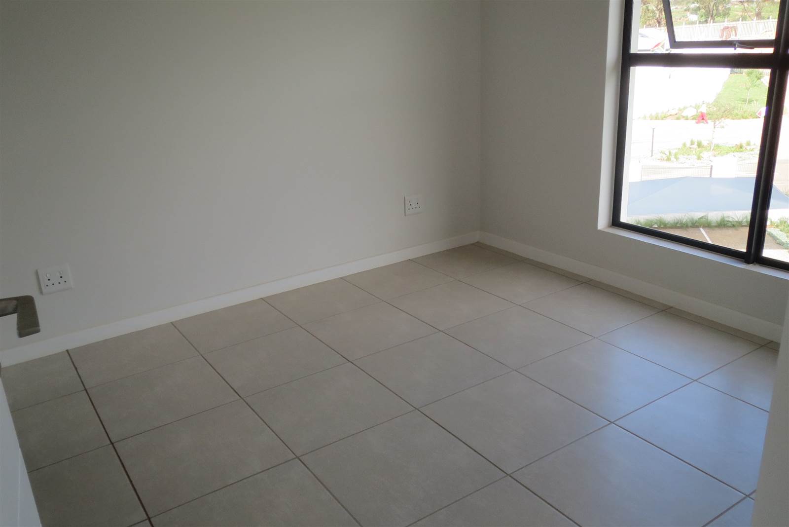 1 Bed Apartment in Modderfontein photo number 7