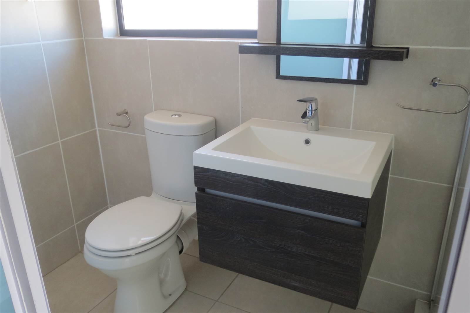 1 Bed Apartment in Modderfontein photo number 11