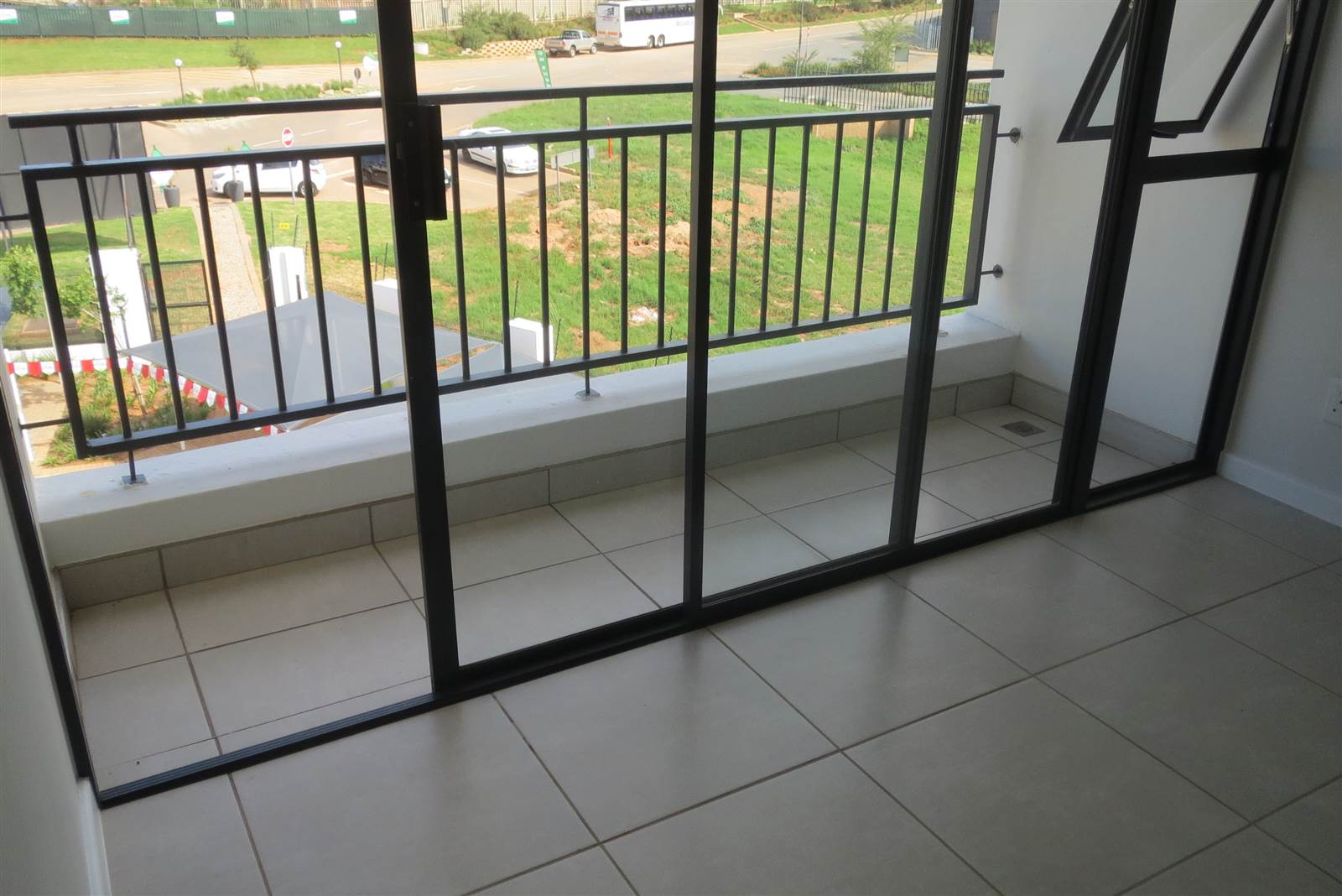 1 Bed Apartment in Modderfontein photo number 6