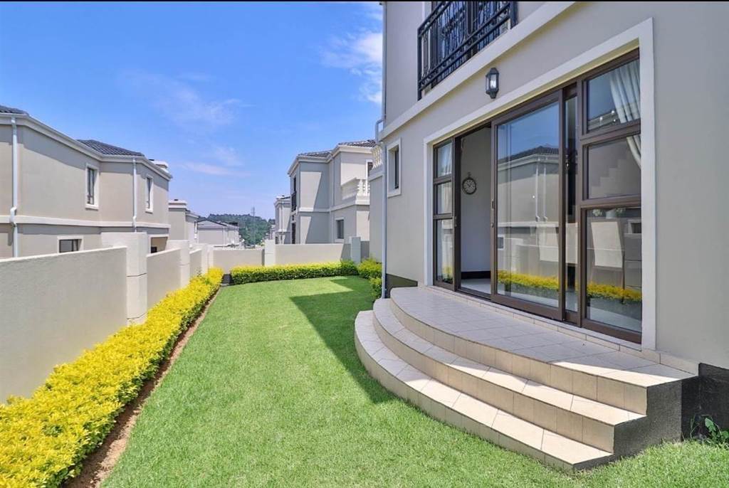 3 Bed Cluster in Fourways photo number 18