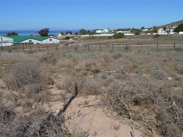 863 m² Land available in St Helena Views