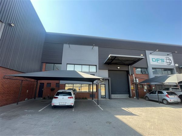 590  m² Industrial space