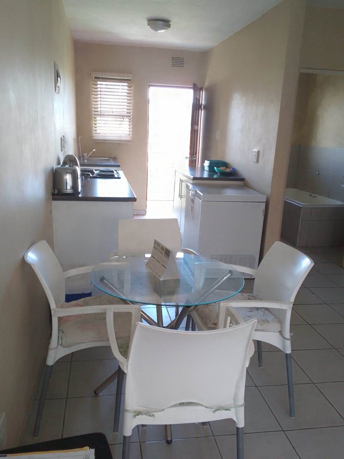 2 Bed Apartment in Newlands East photo number 6