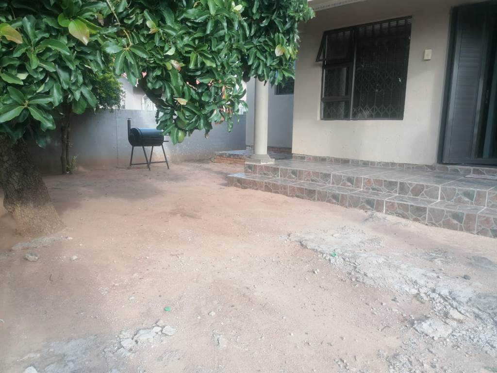 3 Bed House in Tlhabane photo number 28