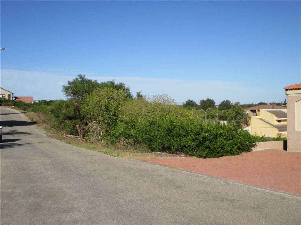 560 m² Land available in Aston Bay photo number 2